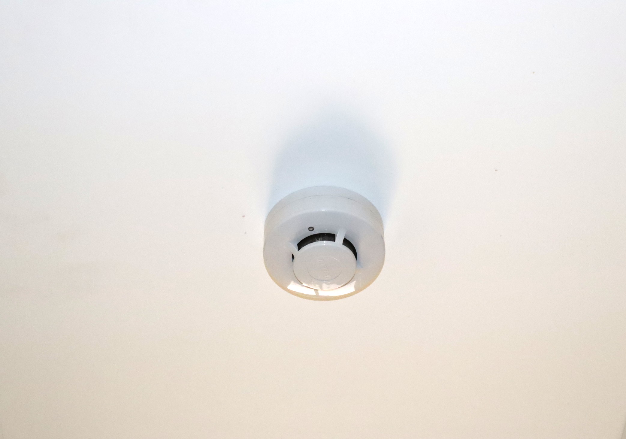 راه&zwnj; اندازی و تجهیز سیستم اعلام حریق بیمارستان استهبان