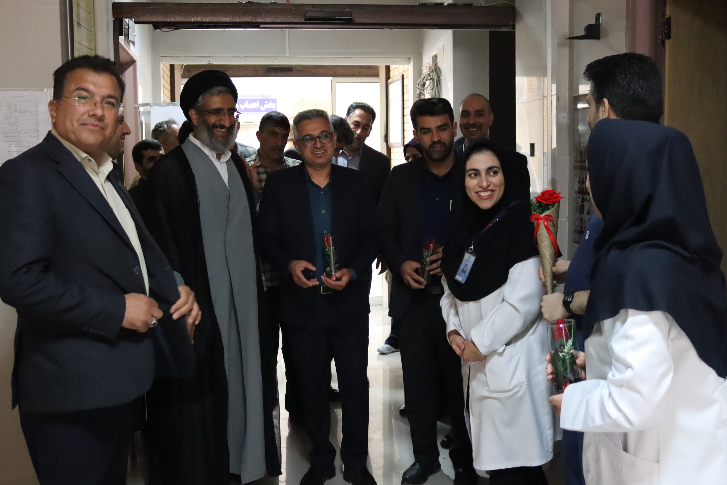 حضور مسئولان استهبان در بیمارستان امام خمینی(ره)؛ تأکید بر تکریم کادر درمان و پیگیری مطالبات حوزه سلامت