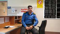 پرسنل وظیفه شناس بیمارستان استهبان کیف پول پیدا شده را به صاحبش بازگرداند