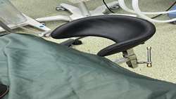 به همت نیکوکار عرصه سلامت صورت گرفت: تجهیز اتاق عمل بیمارستان استهبان به horse shoe جهت انجام اعمال جراحی مغز و گردن با اعتبار 150 میلیون ریال