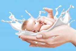 هفته تغذیه با شیر مادر؛ مزایای شیرمادر برای نوزادان