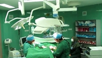 خروج توده بزرگ با چسبندگی شدید به عروق فمورال از بدن بیمار در بیمارستان استهبان