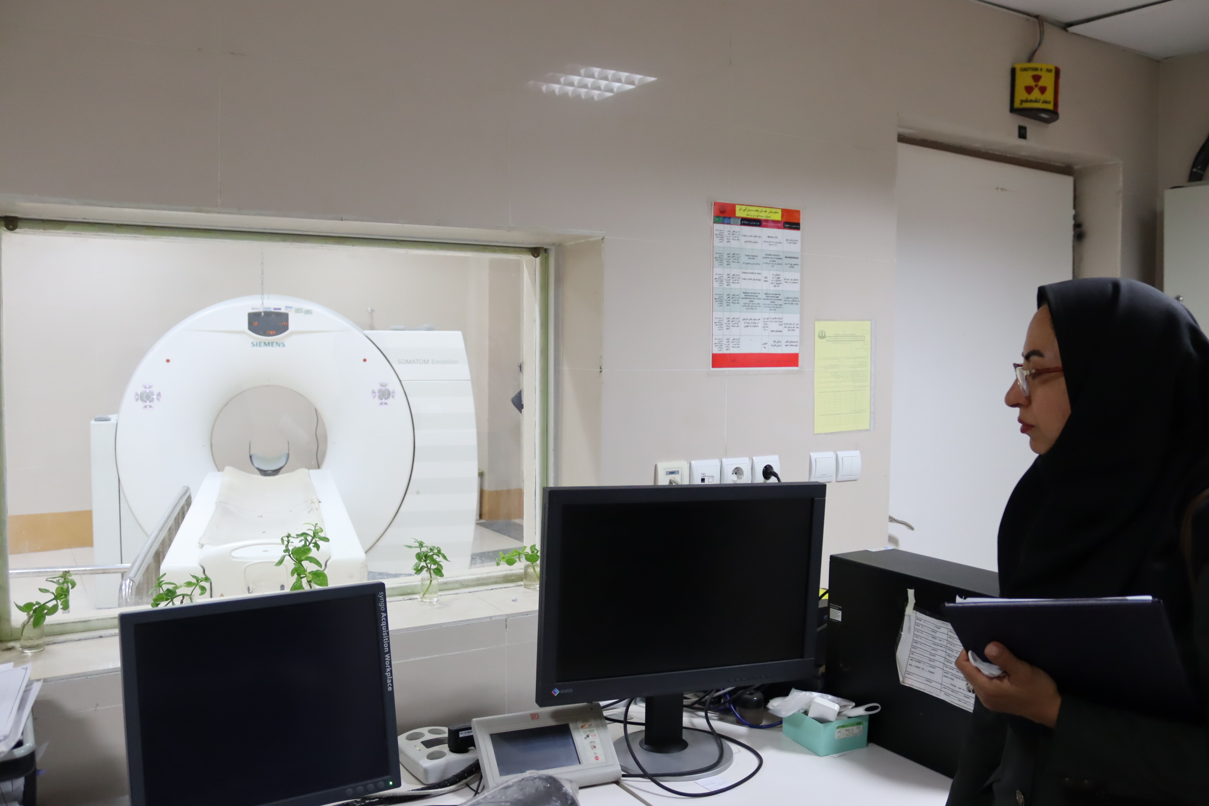 بازدید مسئول پایش طرح مهر درمان دانشگاه علوم پزشکی شیراز از بیمارستان استهبان