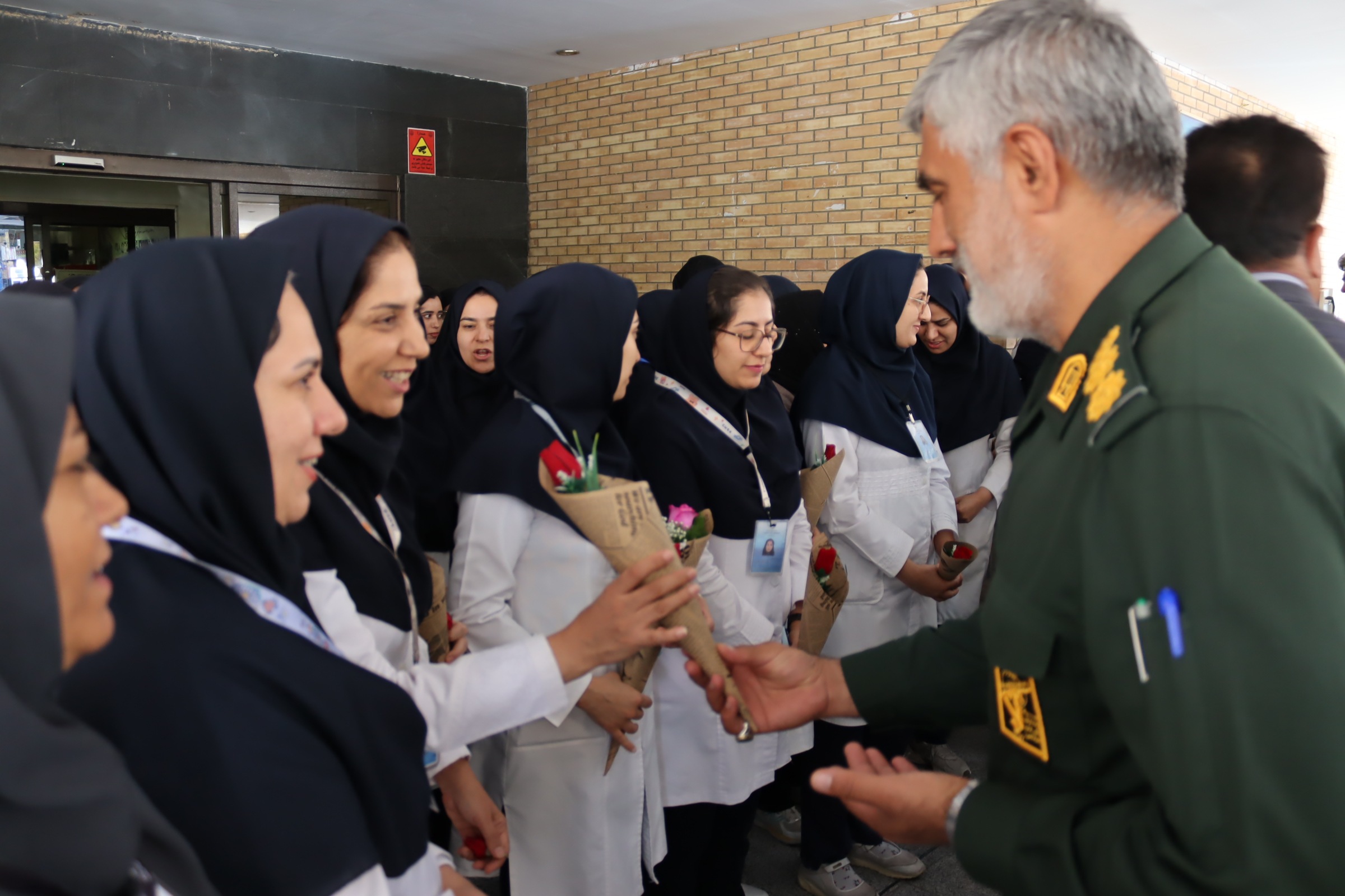 تقدیر مسئولان شهرستان از پرستاران بیمارستان استهبان